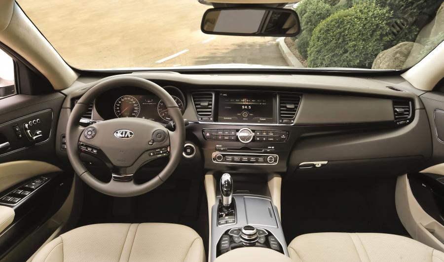  Kia Quoris 2012 года  (фото 40 из 72)